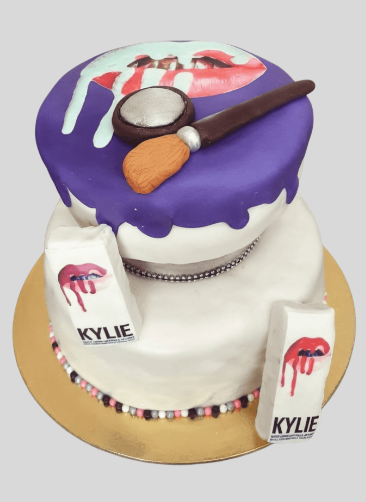 Comely Kylie Jenner Cake