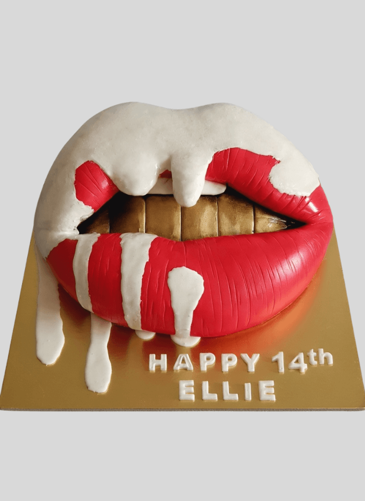 Good Looking Kylie Jenner Cake