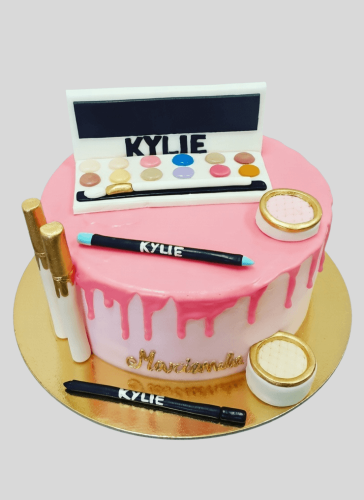 Gorgeous Kylie Jenner Cake