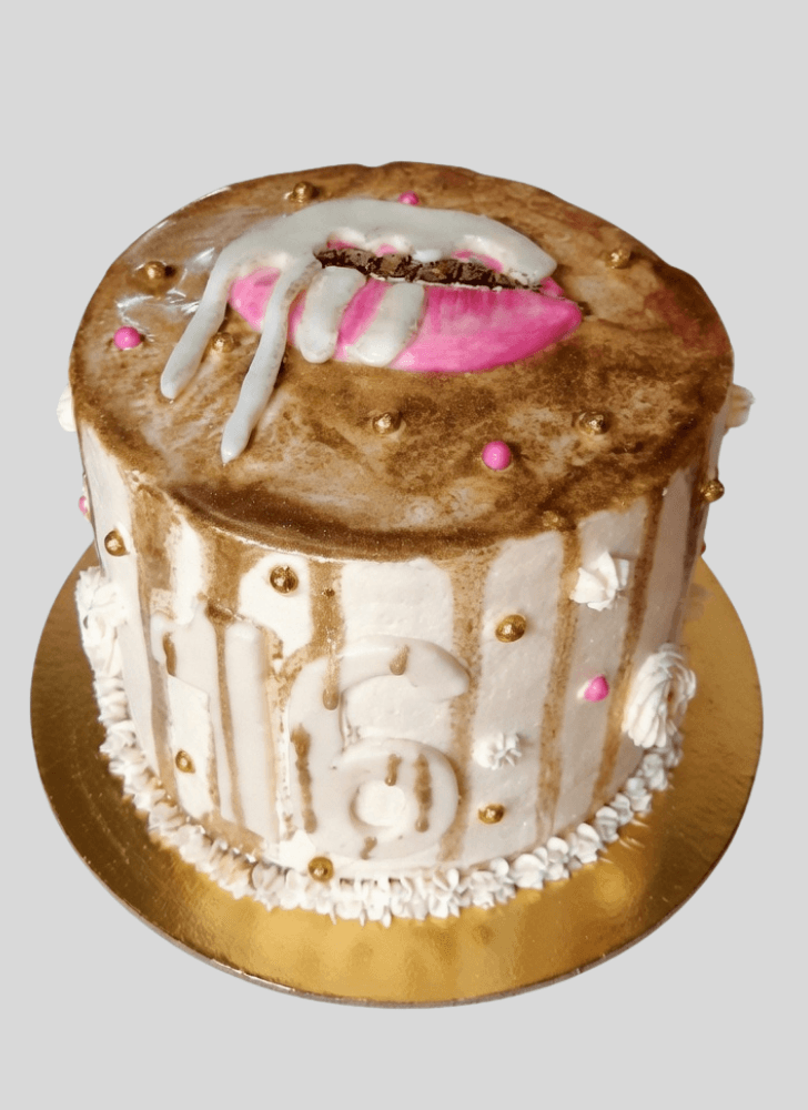 Ideal Kylie Jenner Cake