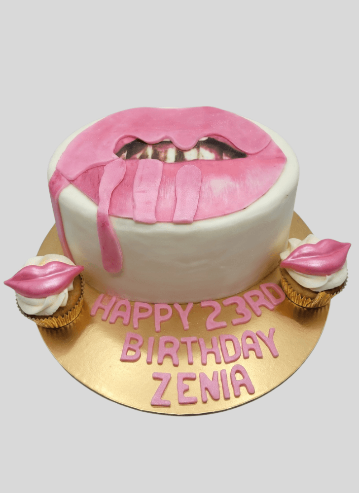 Lovely Kylie Jenner Cake Design