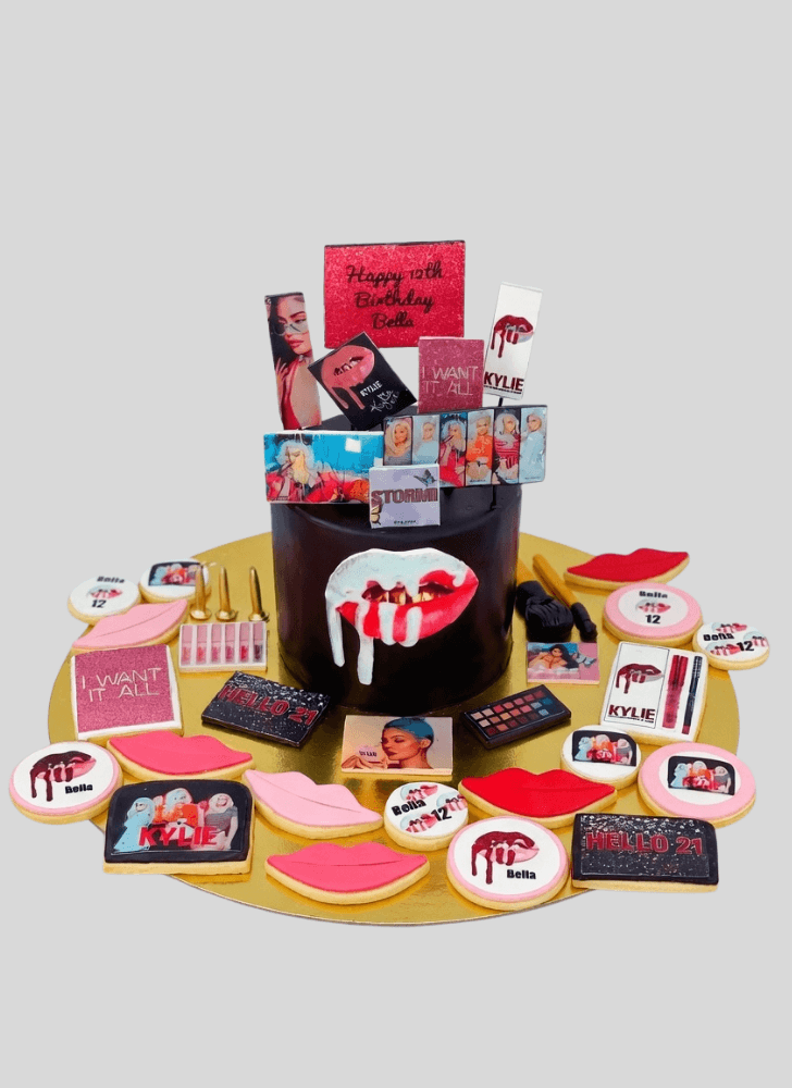 Slightly Kylie Jenner Cake