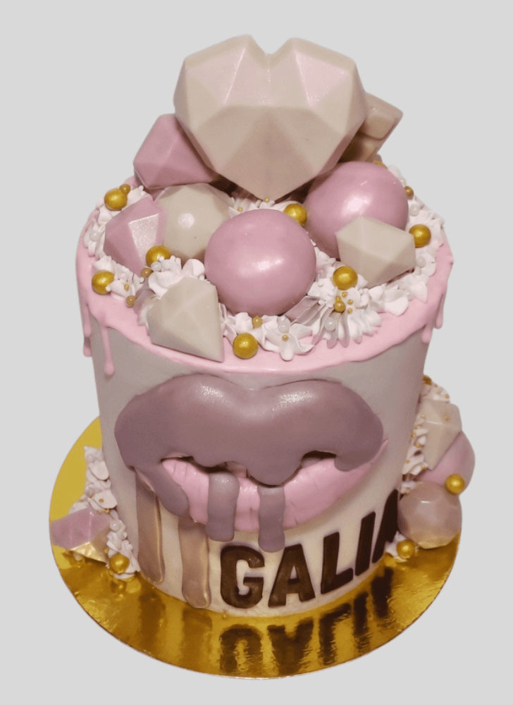 Stunning Kylie Jenner Cake