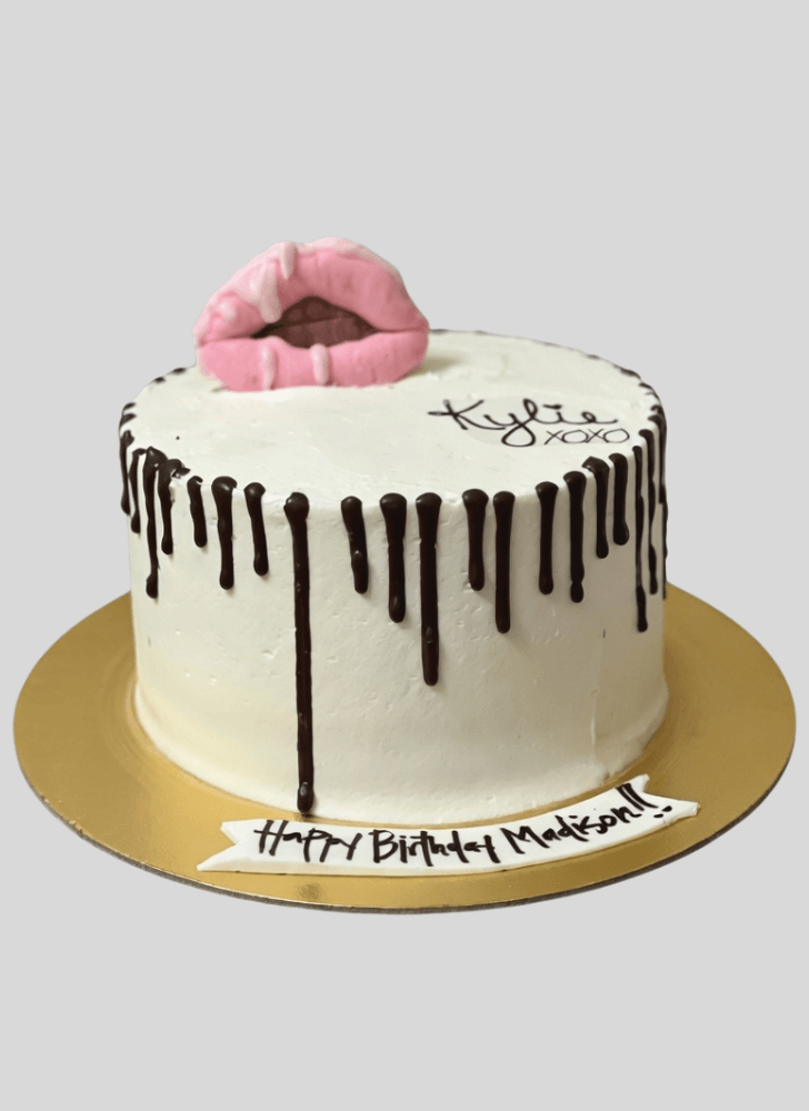 Superb Kylie Jenner Cake