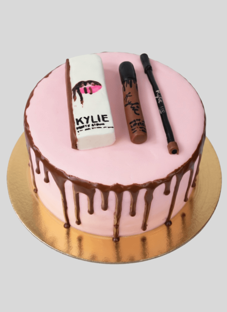 Wonderful Kylie Jenner Cake Design