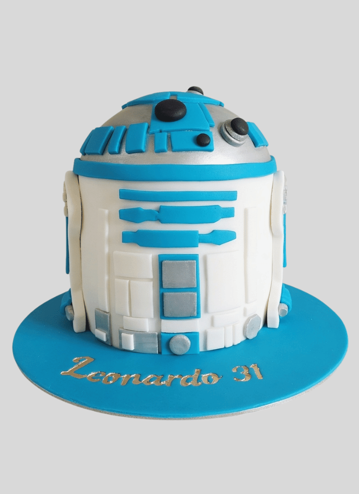 Comely R2-D2 Cake