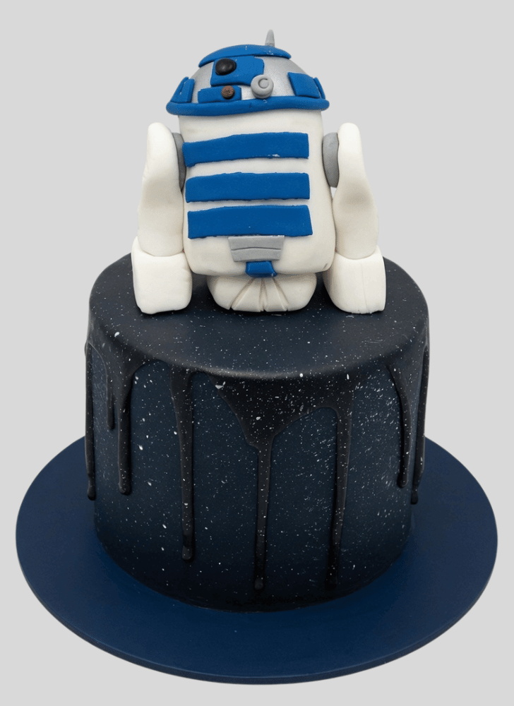 Divine R2-D2 Cake