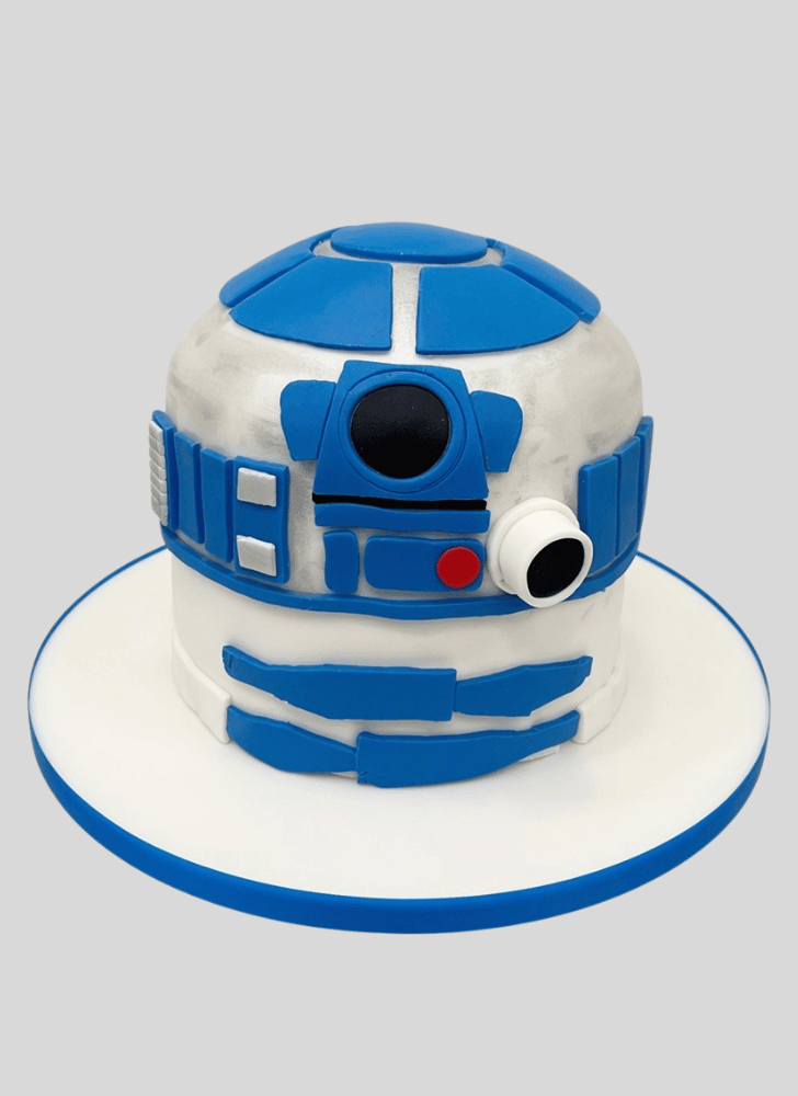 Enthralling R2-D2 Cake