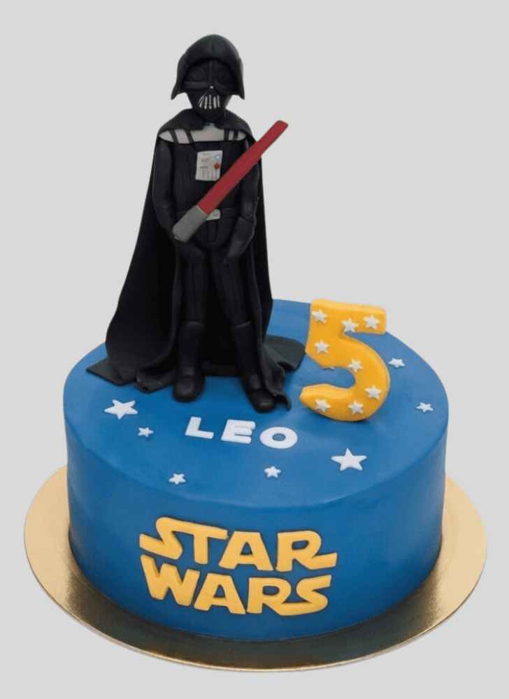 Admirable Star Wars Cake Design