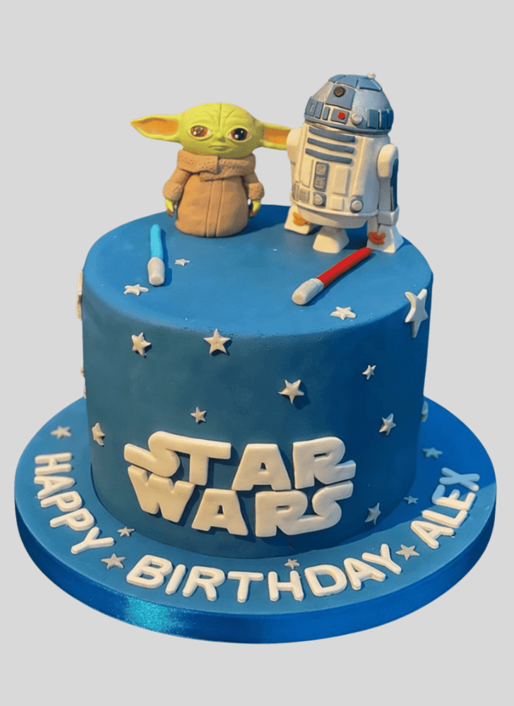 Inviting Star Wars Cake
