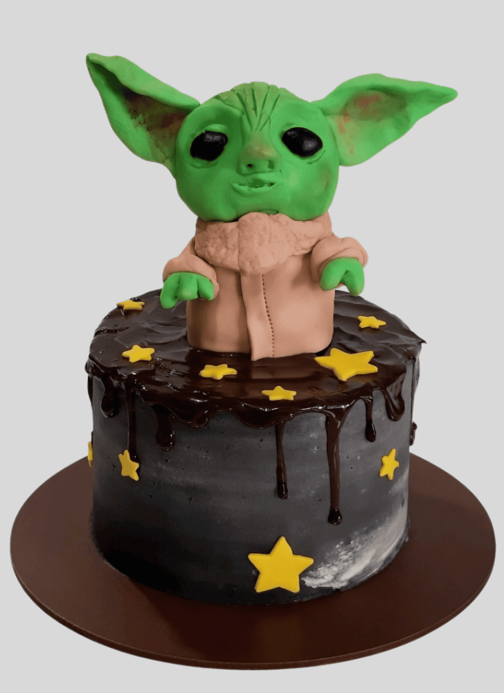 Shapely Star Wars Cake