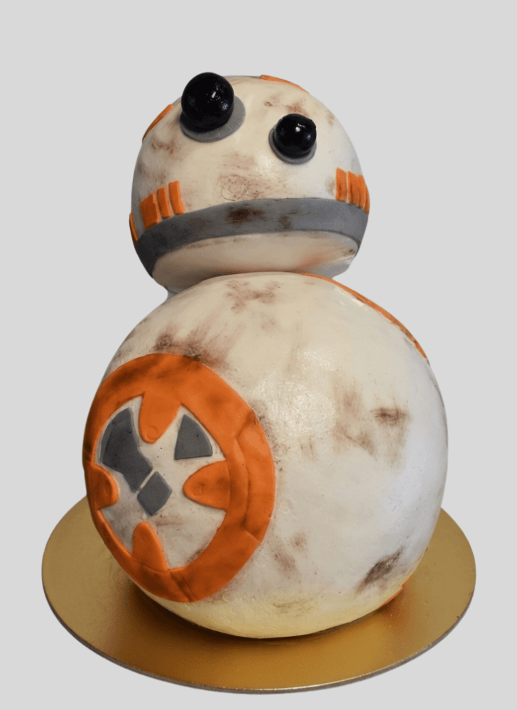 Resplendent BB8 Cake