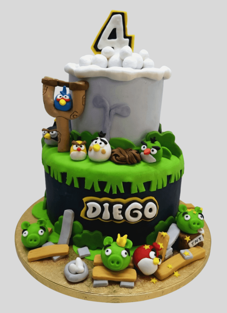 Exquisite Angry Birds Cake