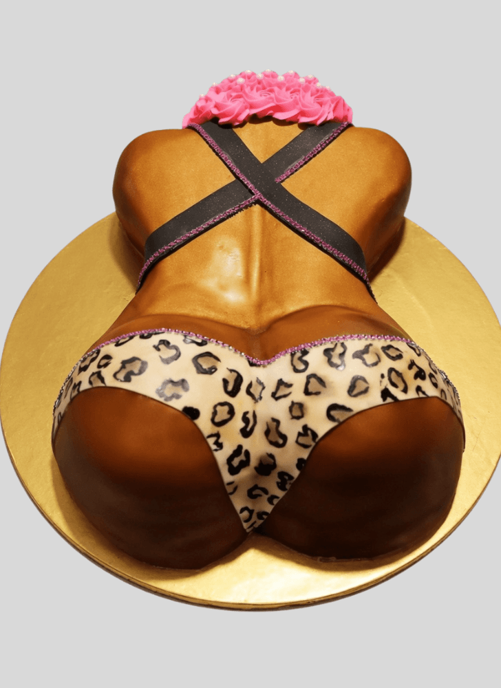Delicate Nicki Minaj Cake