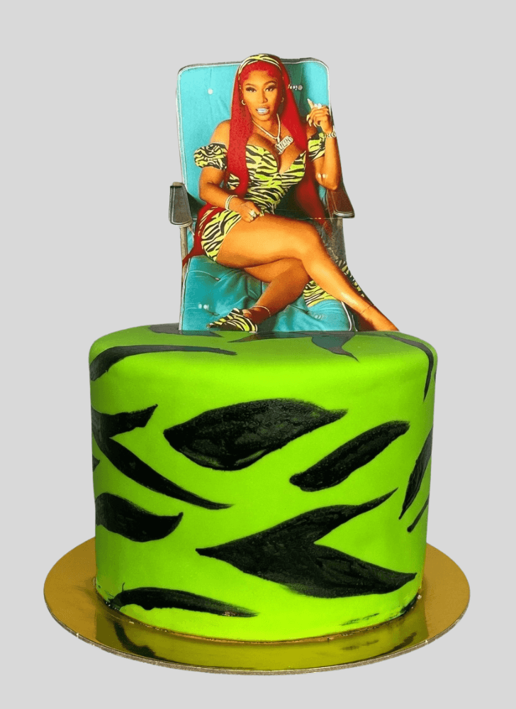 Fascinating Nicki Minaj Cake