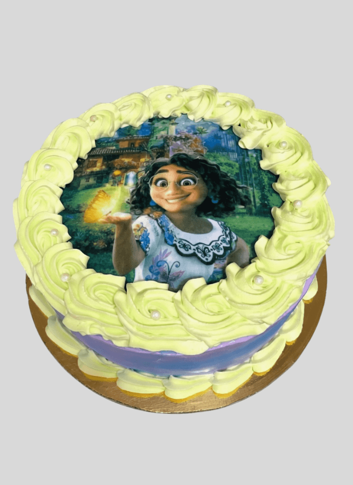 Grand Encanto Cake