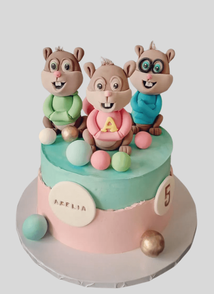 Superb Squirrels Cake