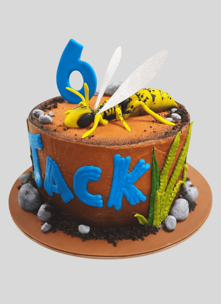 Adorable Wasp Cake