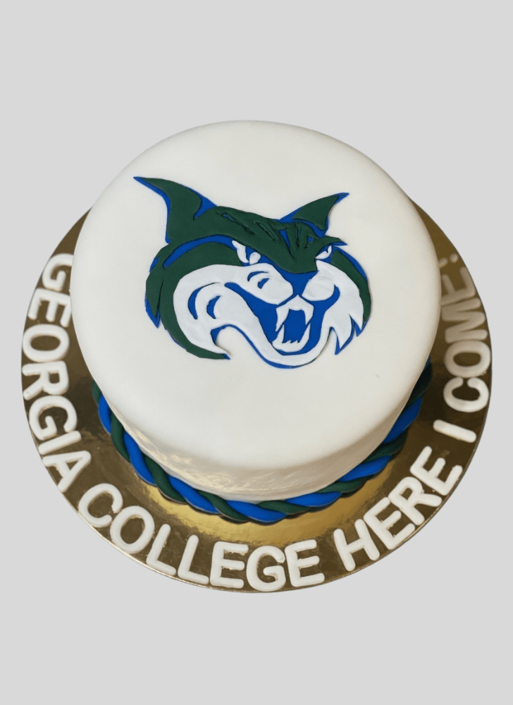 Admirable Bobcat Cake Design