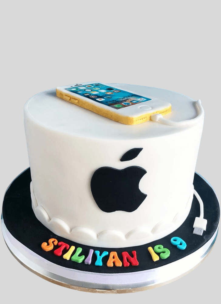 Captivating iPhone Cake