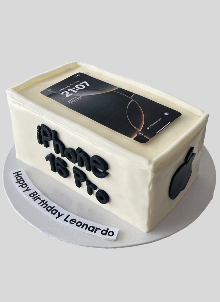 Delicate iPhone Cake