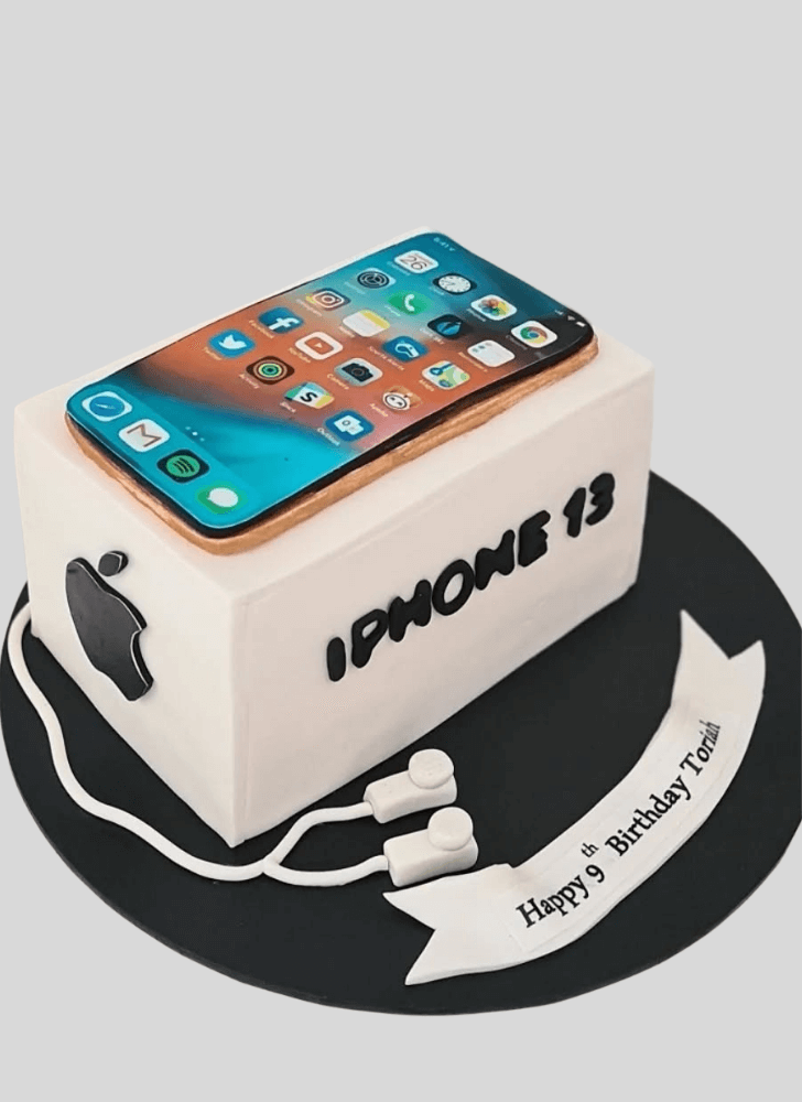 Lovely iPhone Cake Design