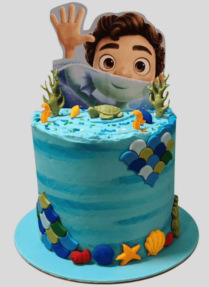 Shapely Luca Cake