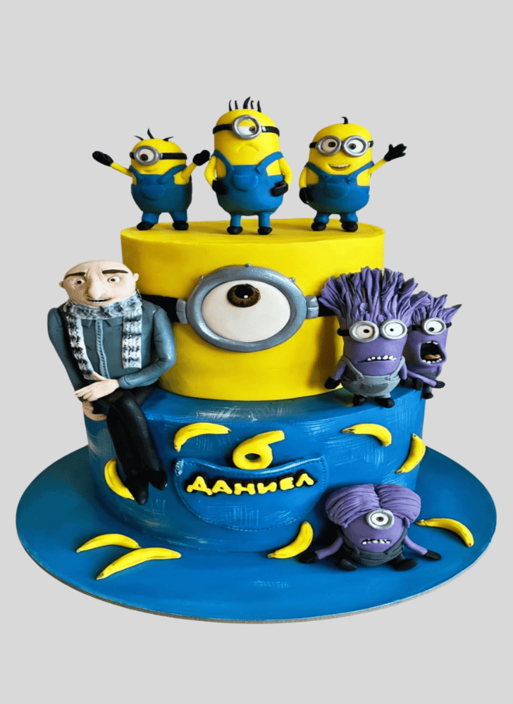 Inviting Gru Cake