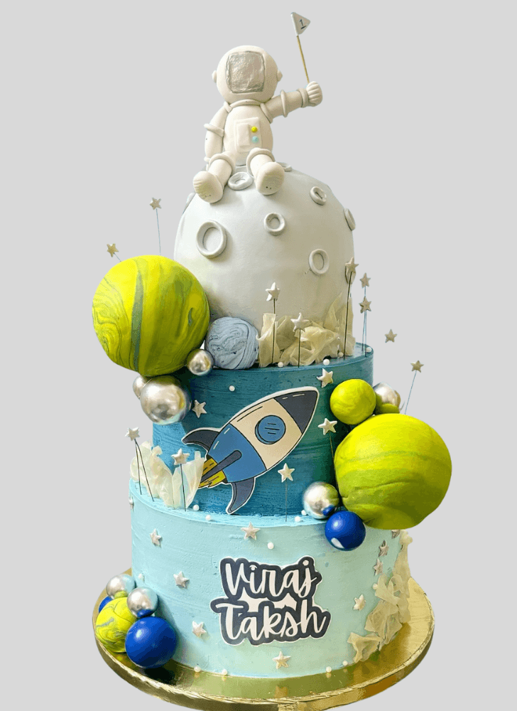 Good Looking Interstellar Cake