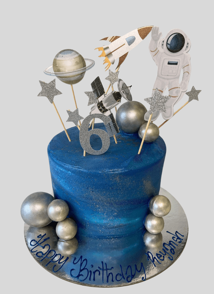 Superb Interstellar Cake
