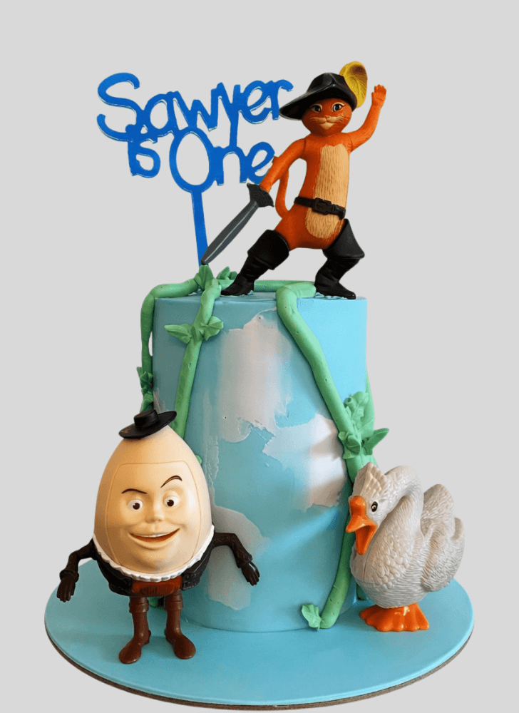 Inviting Puss in Boots Cake