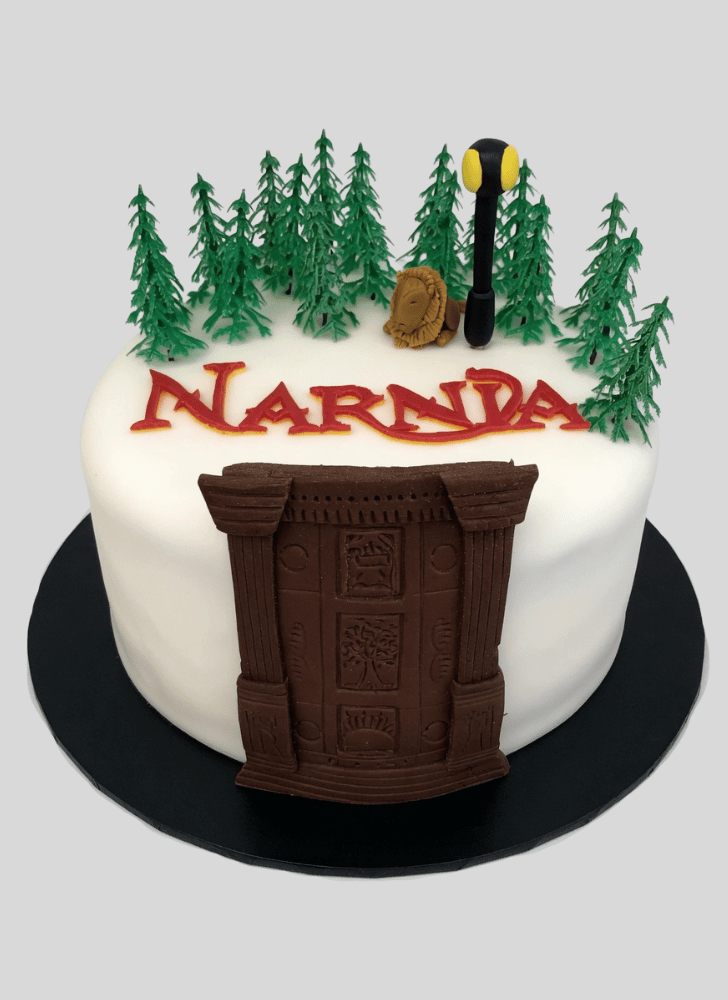 Dazzling Narnia Cake