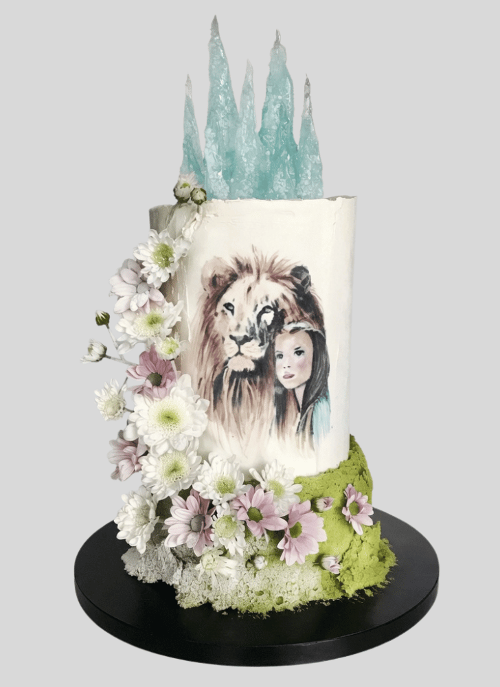 Elegant Narnia Cake
