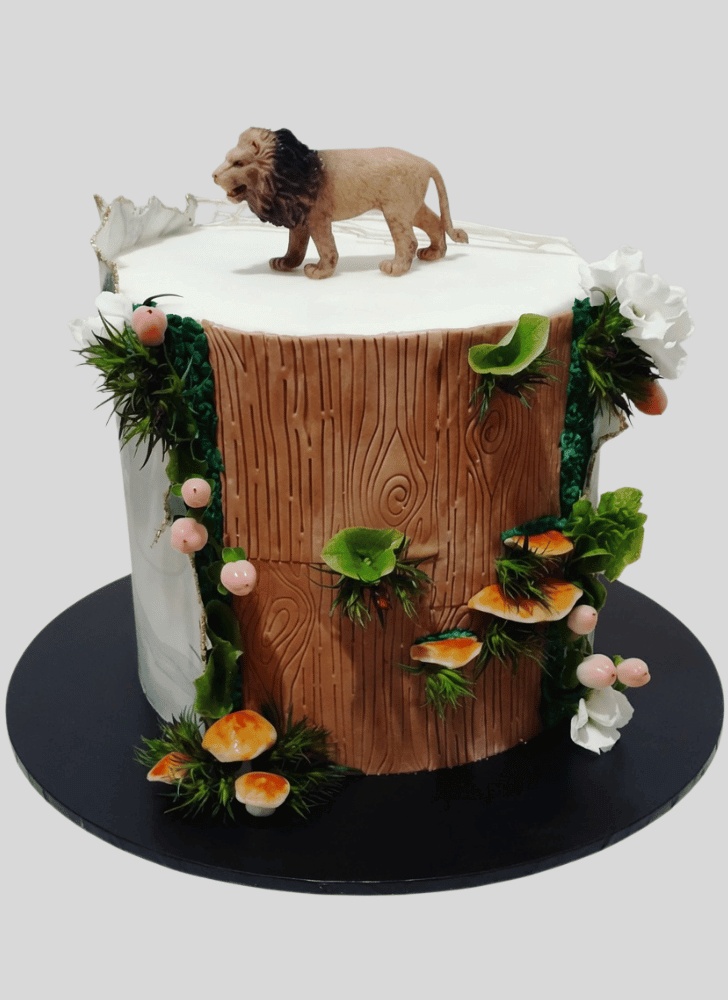 Exquisite Narnia Cake