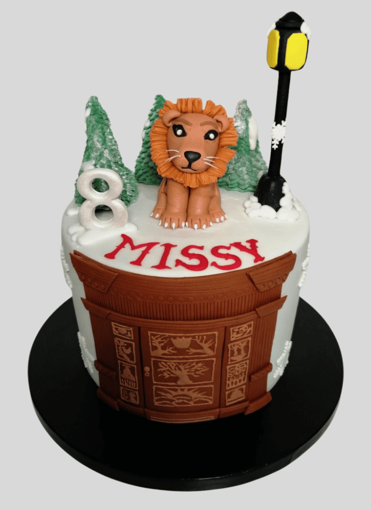Graceful Narnia Cake