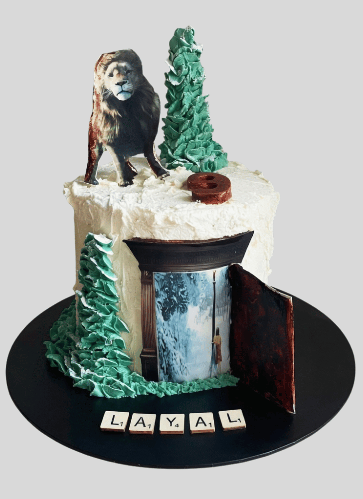 Refined Narnia Cake