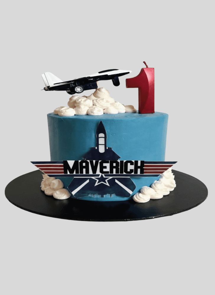 Grand Top Gun Cake