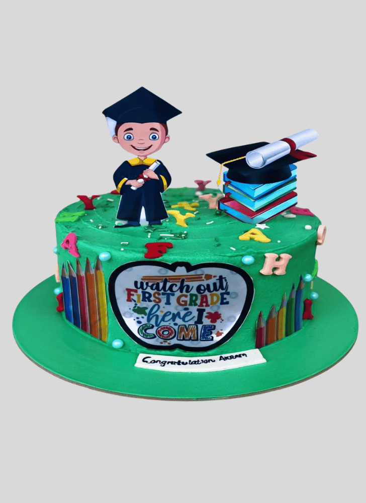 Enthralling Graduation Cake
