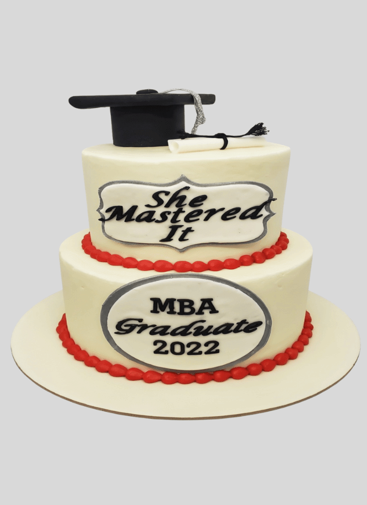 Inviting Graduation Cake