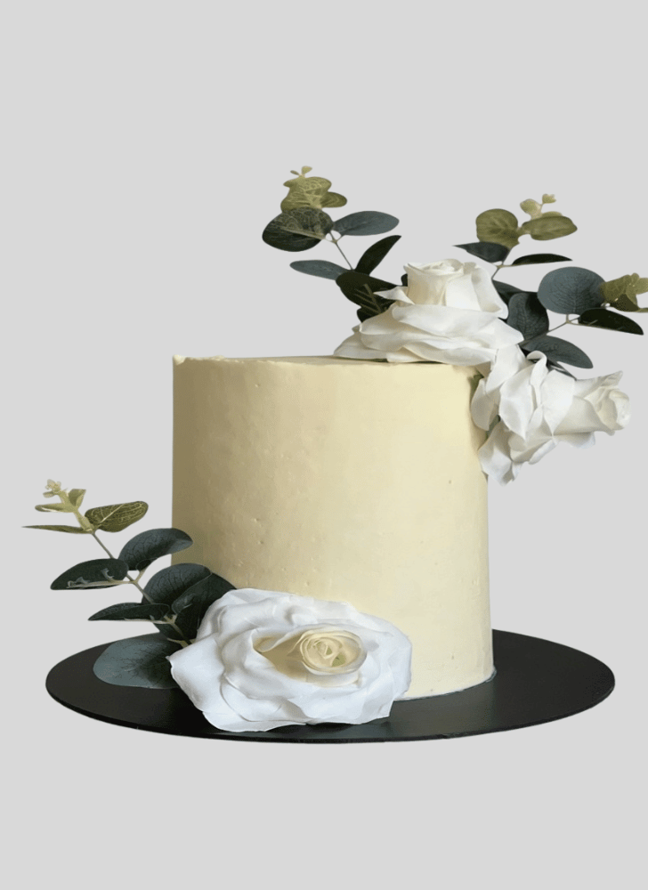 Comely White Rose Cake