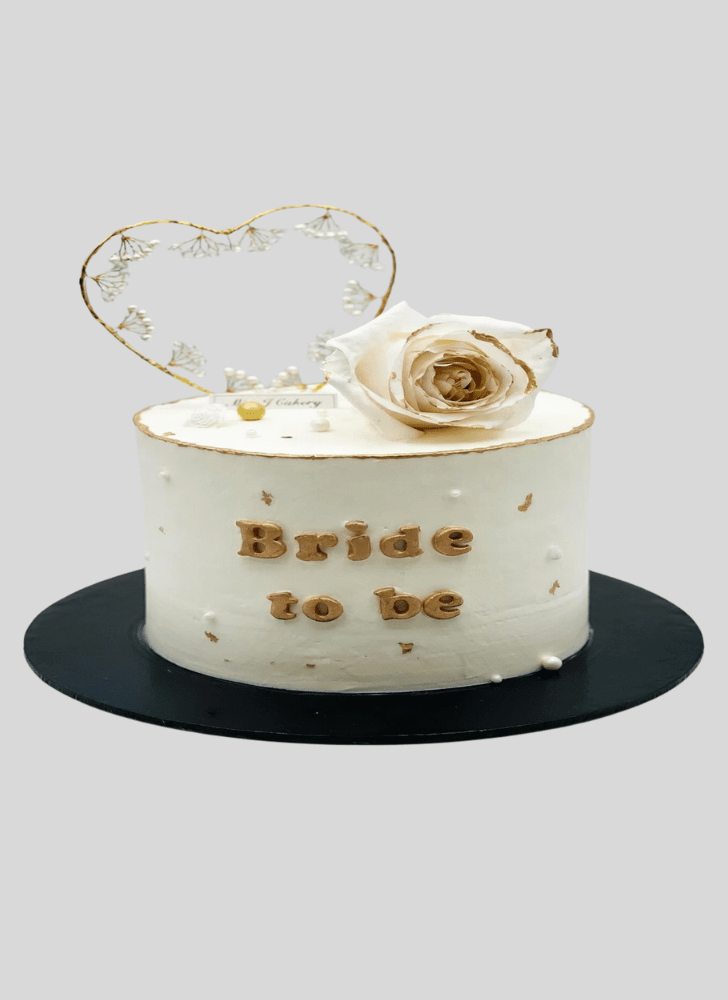 Pretty White Rose Cake