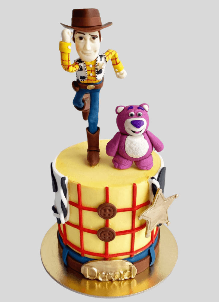 Exquisite Woody Cake