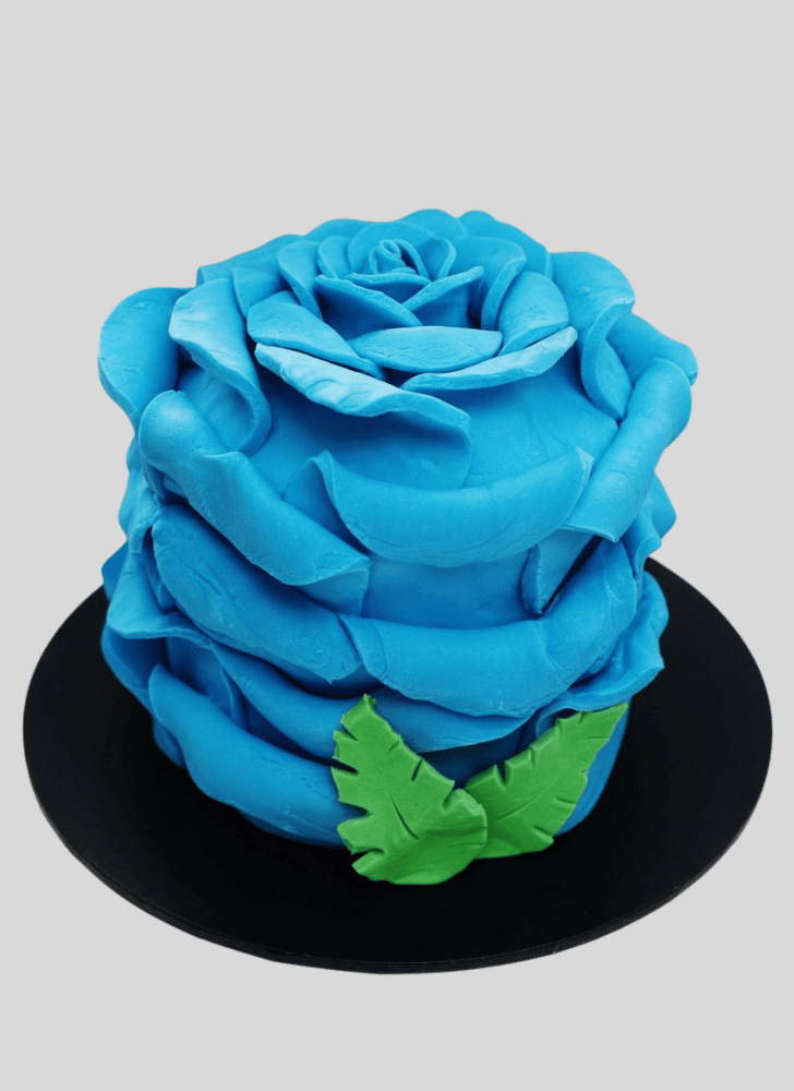 Pleasing Blue Rose Cake