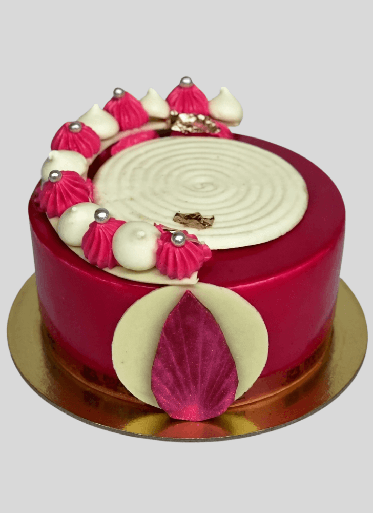Shapely Valentines Cake