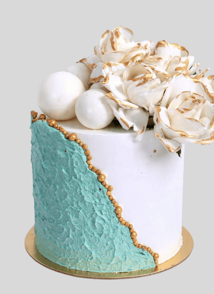 Enticing White Cake