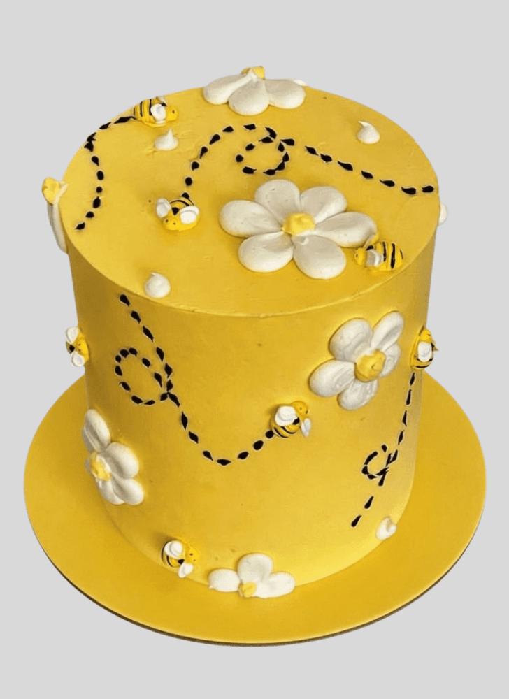 Good Looking Yellow Cake