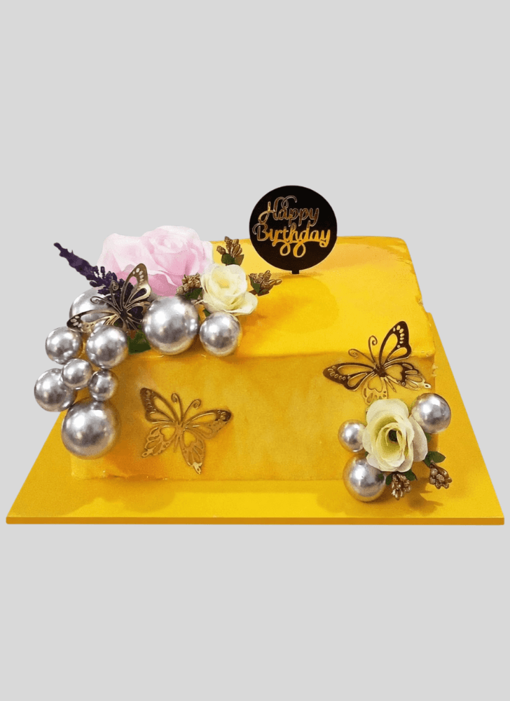 Pretty Yellow Cake