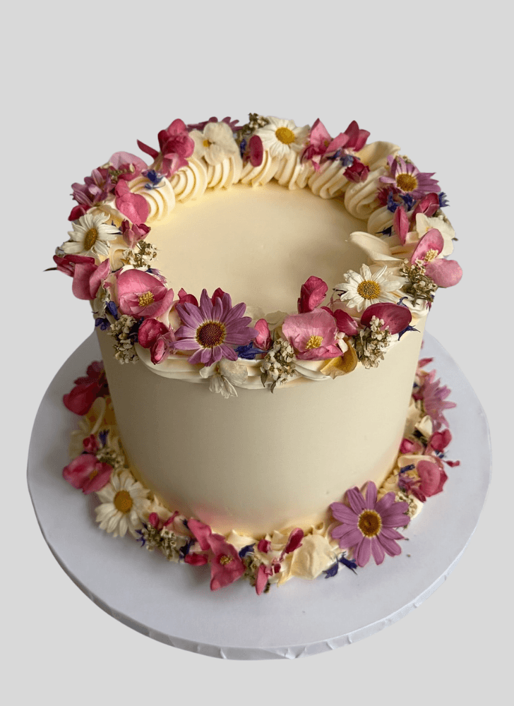 Resplendent Yellow Cake