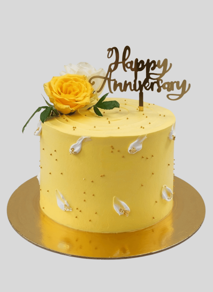Nice Yellow Rose Cake