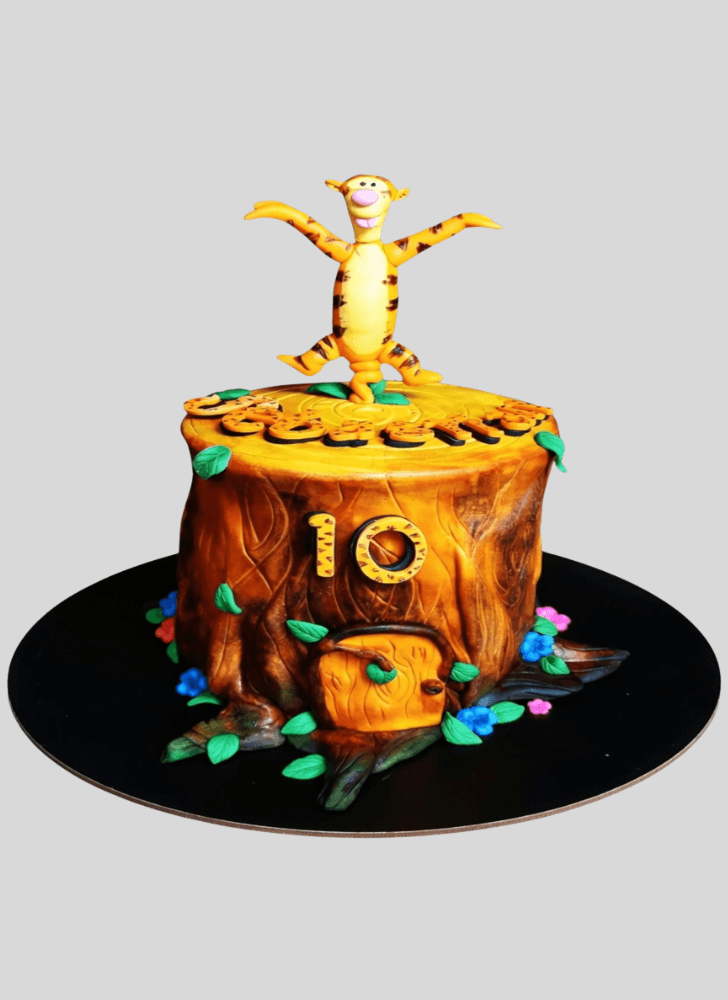 Cute Tigger Cake